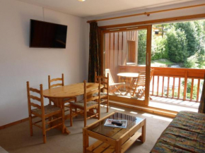 Appartement 2 pièces avec Piscine, WiFi et Garage à Méribel Centre - FR-1-411-654